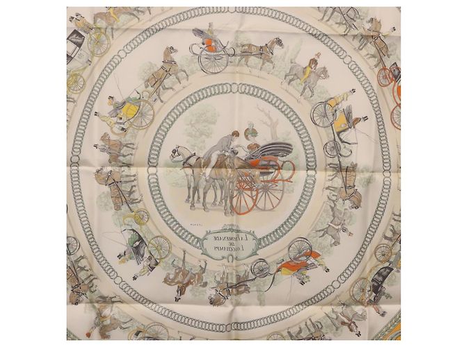 Hermès HERMES Carré 90 Sciarpa "LA PROMENADE DE LONGCHAMPS" Seta Gialla Auth fm5398M Giallo - vista 17