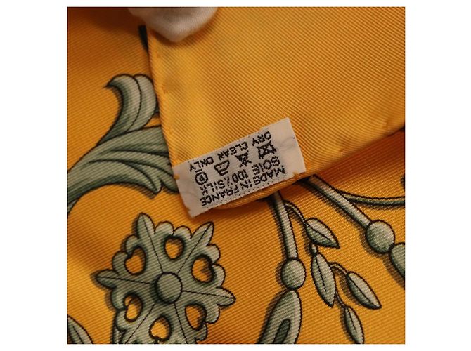 Hermès HERMES Carré 90 Sciarpa "LA PROMENADE DE LONGCHAMPS" Seta Gialla Auth fm5398M Giallo - vista 22