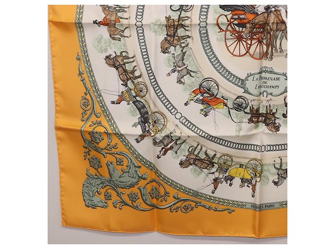 Hermès HERMES Carré 90 Sciarpa "LA PROMENADE DE LONGCHAMPS" Seta Gialla Auth fm5398M Giallo - vista 8