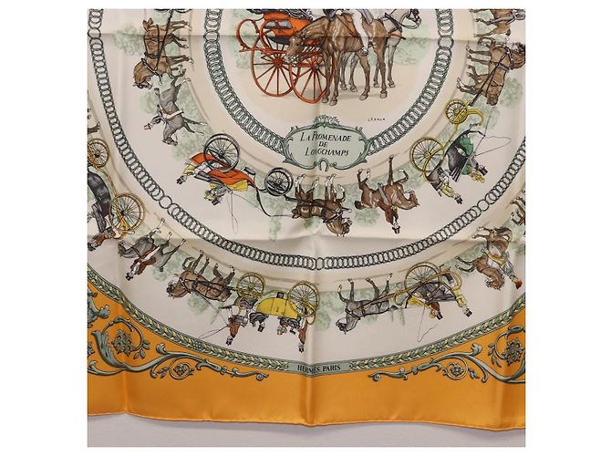 Hermès HERMES Carré 90 Sciarpa "LA PROMENADE DE LONGCHAMPS" Seta Gialla Auth fm5398M Giallo - vista 9