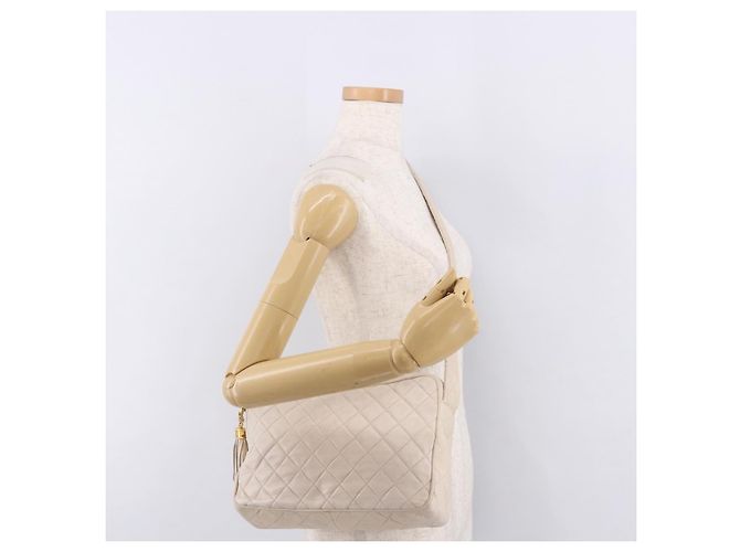 CHANEL Matelasse Shoulder Bag Lamb Skin White Gold CC Auth BA14472 Bianco D'oro - vista 24