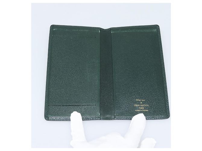 LOUIS VUITTON Tarjetero Taiga Billfold 2 Set Epicea Grizzly LV Auth 192414 Castaño - vista 7