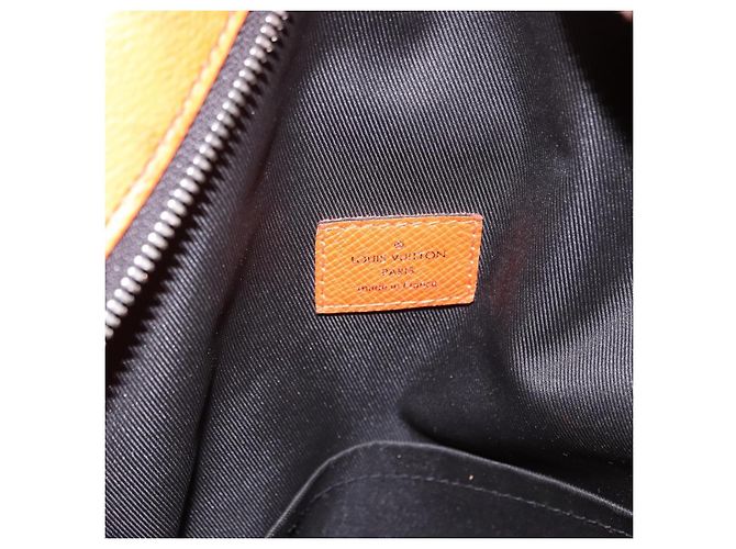 LOUIS VUITTON Tiger Lama Monogram Discovery Rucksack Orange M30410 Auth mr2678 - Ansicht 23