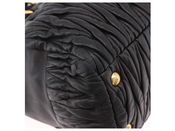 Miu Miu Matelasse Handtasche aus Leder 2way Schwarz Gold Auth am12113V Golden - Ansicht 15