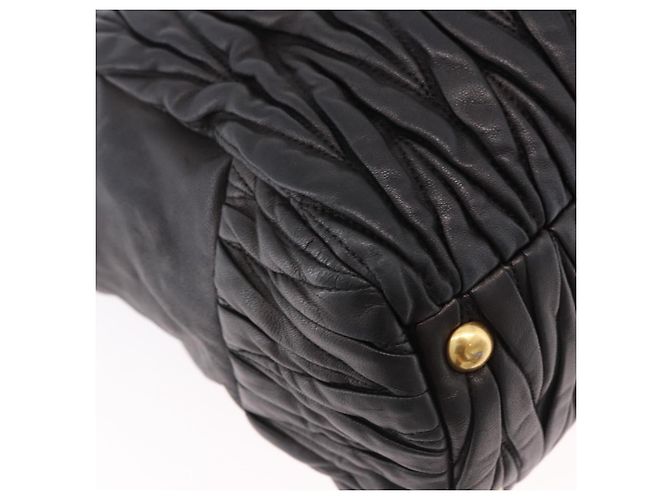 Miu Miu Matelasse Handtasche aus Leder 2way Schwarz Gold Auth am12113V Golden - Ansicht 17