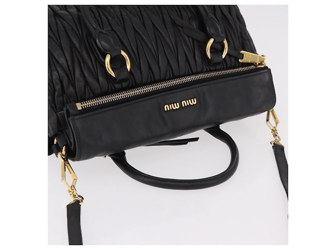 Miu Miu Matelasse Handtasche aus Leder 2way Schwarz Gold Auth am12113V Golden - Ansicht 6
