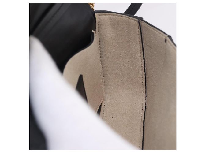 Borsa a Spalla con Catena GIVENCHY in Pelle Nera e Oro Auth SW2652M Nero D'oro - vista 22