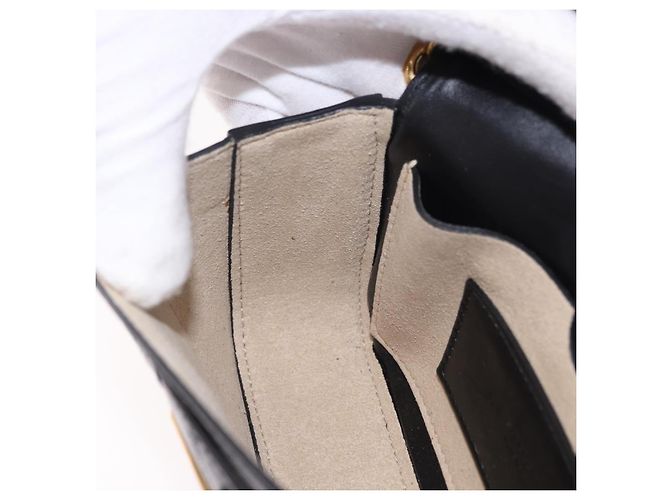 Borsa a Spalla con Catena GIVENCHY in Pelle Nera e Oro Auth SW2652M Nero D'oro - vista 23