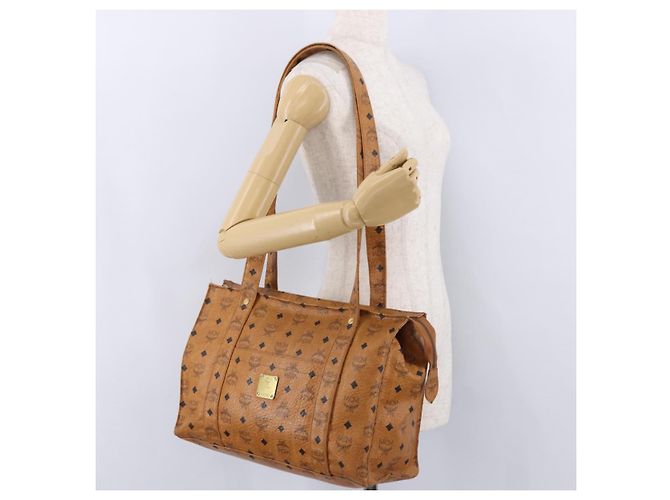 Bolsa Tote MCM Vicetos Logogram em PVC e couro marrom com detalhes dourados Auth BA14482A - vista 22