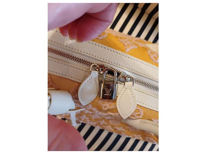 Louis Vuitton Speedy Monogram Dentelle Bianco Monogramma - vista 5