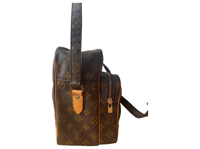 Louis Vuitton Nile GM Beige - vista 2