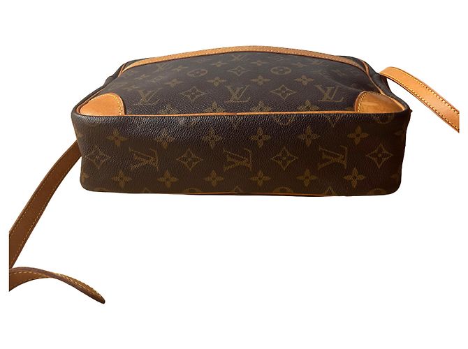 Louis Vuitton Trocadero 25 Beige - vista 3