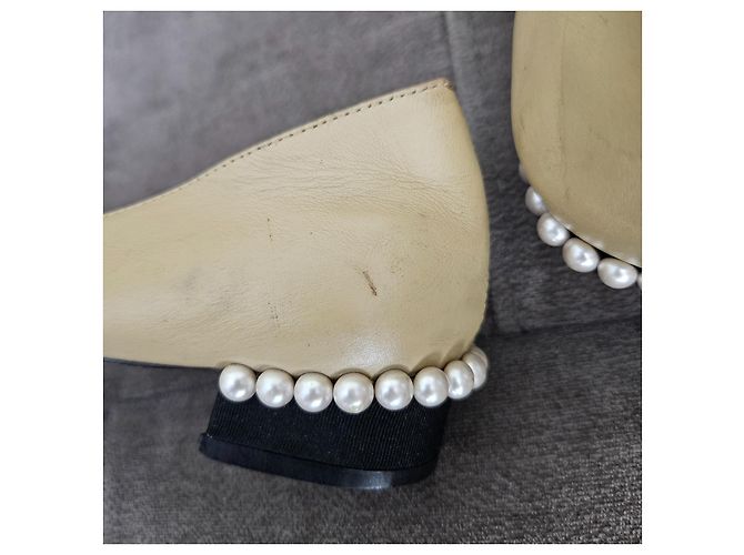 Ballerine bicolore Chanel con tacco impreziosito da perle Nero Beige - vista 12