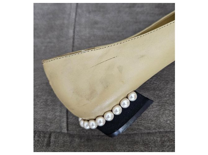 Ballerine bicolore Chanel con tacco impreziosito da perle Nero Beige - vista 13