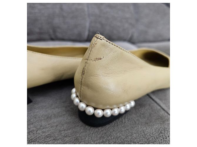 Ballerine bicolore Chanel con tacco impreziosito da perle Nero Beige - vista 14