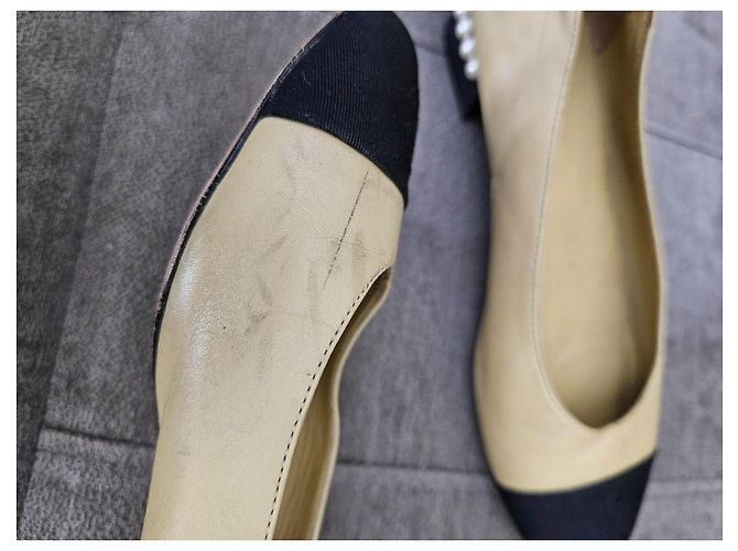 Ballerine bicolore Chanel con tacco impreziosito da perle Nero Beige - vista 16