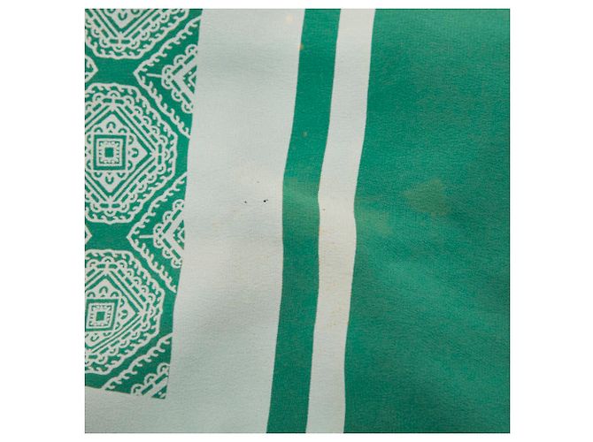 Chanel Stola aus grüner Seide mit geometrischem Muster - Ansicht 3
