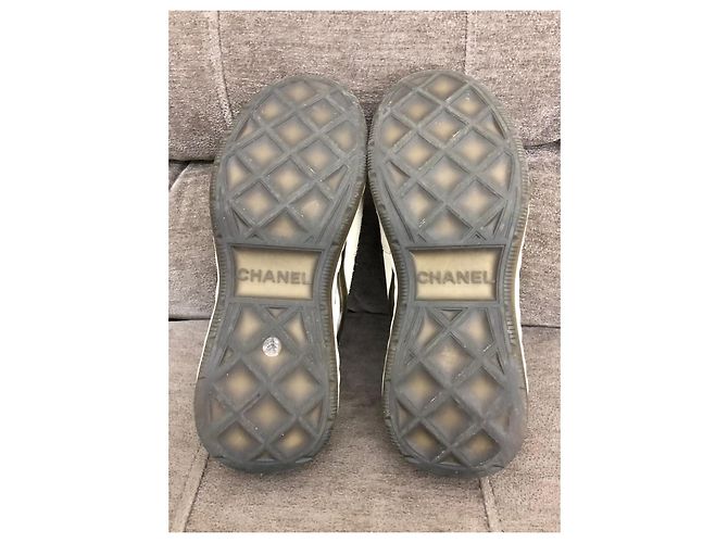 Sneakers Chanel CC Logo in pelle e camoscio Nero Bianco Beige - vista 18
