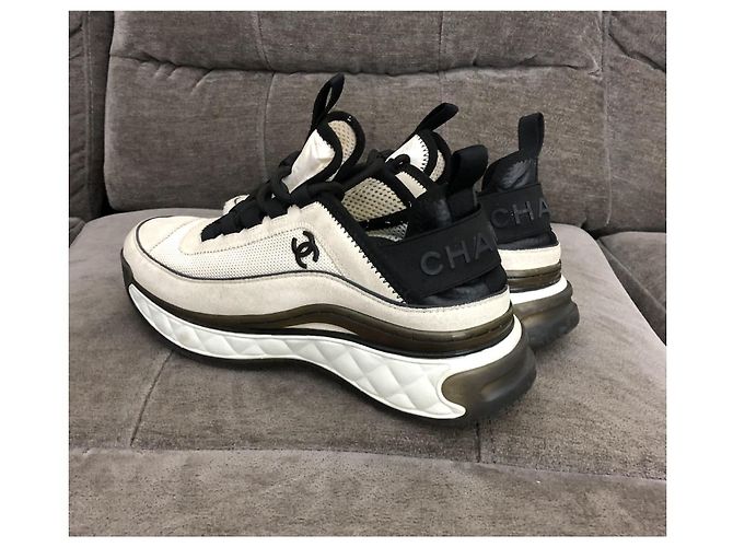 Sneakers Chanel CC Logo in pelle e camoscio Nero Bianco Beige - vista 7