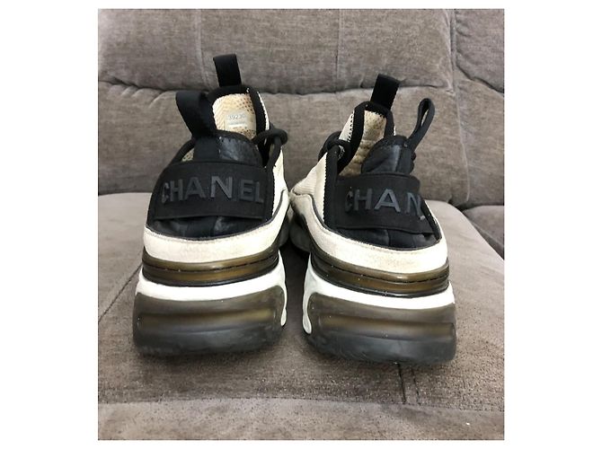 Sneakers Chanel CC Logo in pelle e camoscio Nero Bianco Beige - vista 8