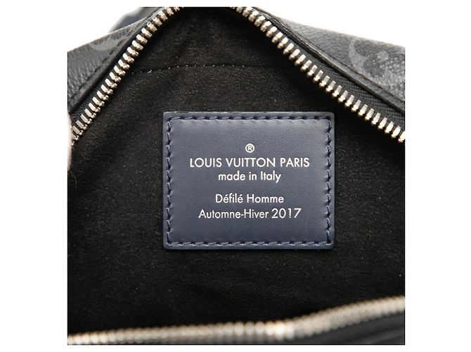 Louis Vuitton Epi Monogram Eclipse Danube PM Schultertasche Braun Schwarz Marineblau - Ansicht 5