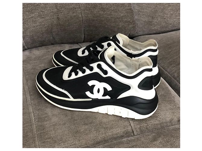 Sneakers Chanel CC Logo Nero Bianco - vista 4