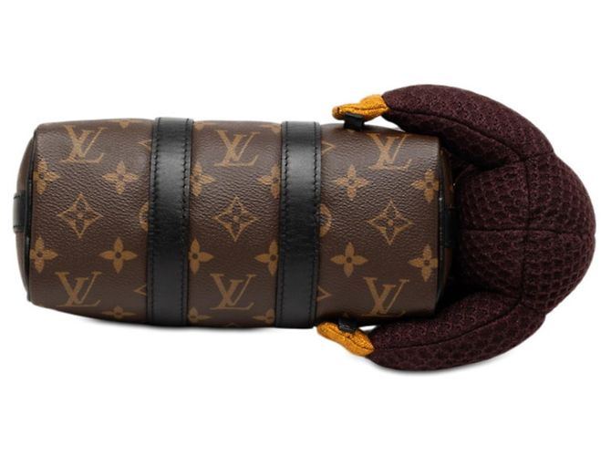 Bolso Louis Vuitton Monogram Keepall XS Castaño - vista 3