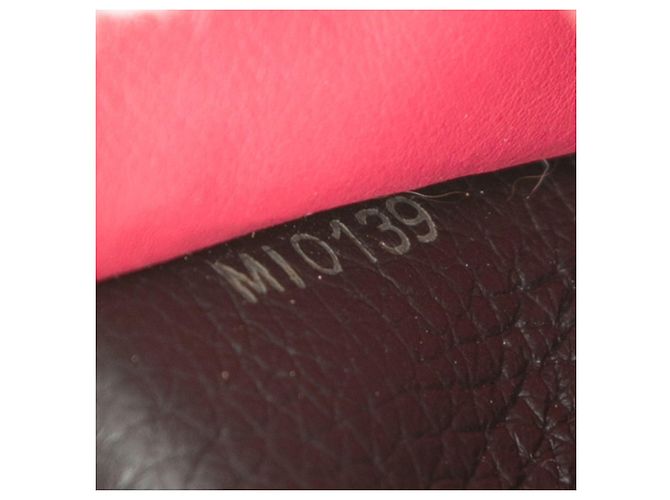 Cartera Long Capucines Louis Vuitton Negro - vista 8
