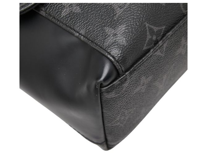 Borsa a tracolla Louis Vuitton Monogram Eclipse Messenger Explorer PM Nero - vista 6