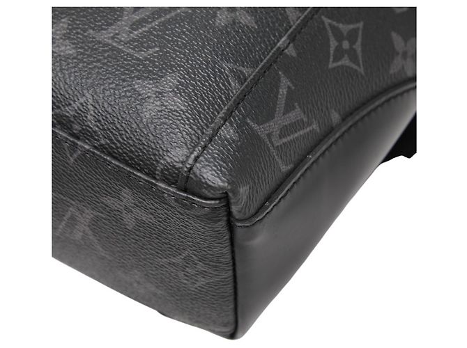 Borsa a tracolla Louis Vuitton Monogram Eclipse Messenger Explorer PM Nero - vista 7