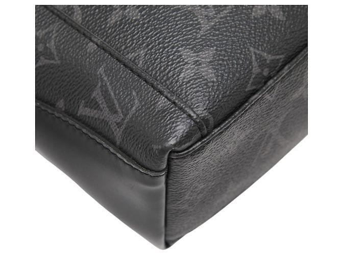 Borsa a tracolla Louis Vuitton Monogram Eclipse Messenger Explorer PM Nero - vista 8