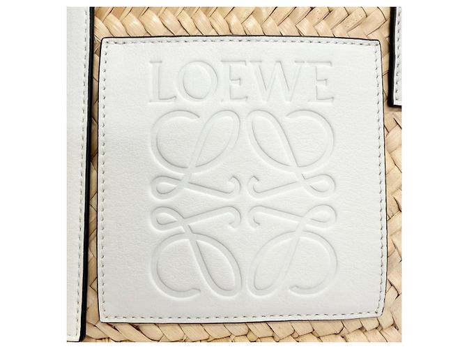 Borsa cesta Loewe in pelle bianca Anagram Bianco - vista 9