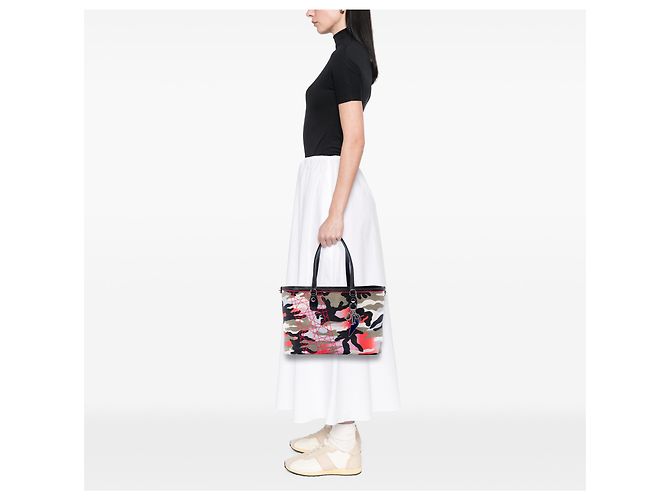 Dior Anselm Reyle Medium Canvas Camouflage Tote in Grau Braun - Ansicht 6