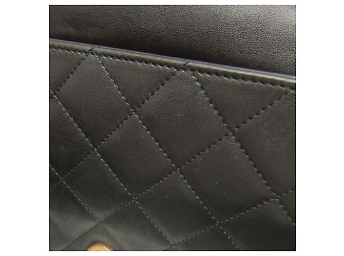 Chanel Black Medium Quilted Lambskin Logo Enchained Flap Nero - vista 12