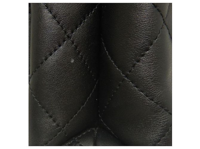 Chanel Black Medium Quilted Lambskin Logo Enchained Flap Nero - vista 15