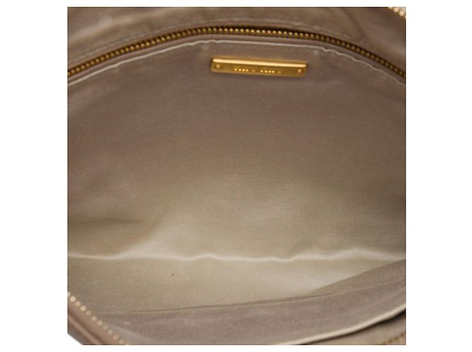 Clutch in pelle beige con borchie e zip Miu Miu - vista 4