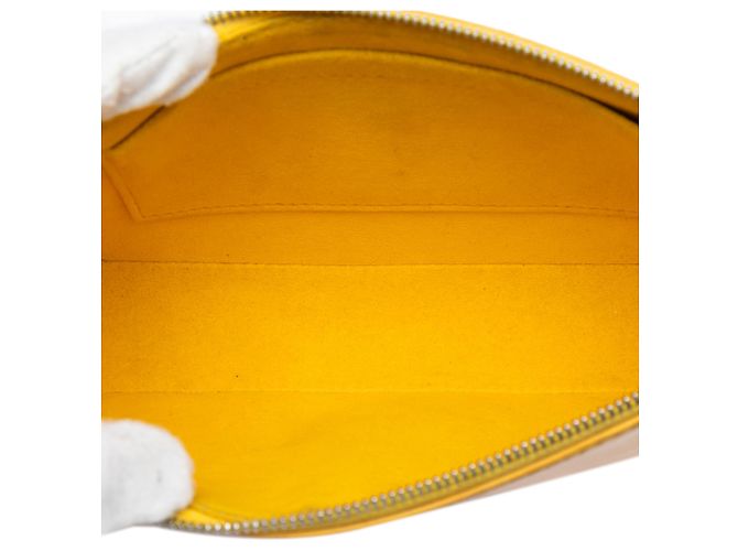 Louis Vuitton Pochette Accessoires in Epi giallo - vista 4