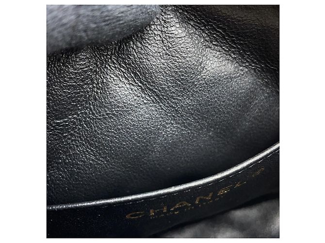 Borsa a tracolla Chanel Matelassé Chain Nero - vista 6