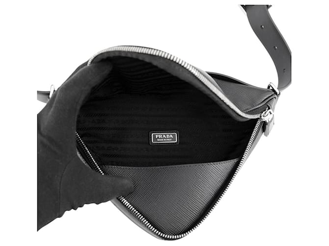 Borsa a tracolla Prada Triangle in pelle Saffiano nera Nero - vista 5