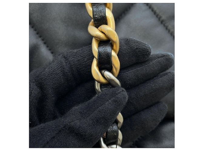 Borsa a tracolla Chanel 19 Flap in agnello Nero - vista 13
