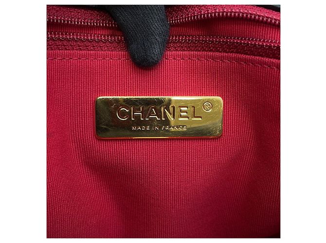 Borsa a tracolla Chanel 19 Flap in agnello Nero - vista 16