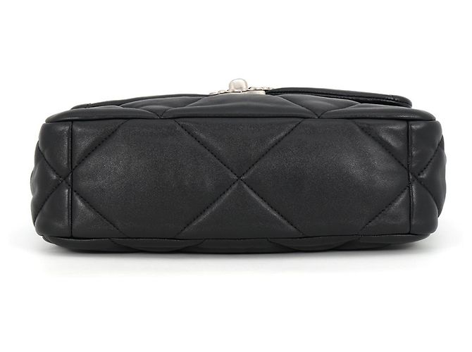 Borsa a tracolla Chanel 19 Flap in agnello Nero - vista 3