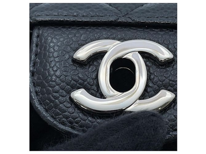 Borsa a tracolla con catena in pelle di vitello martellata nera Chanel Nero - vista 15