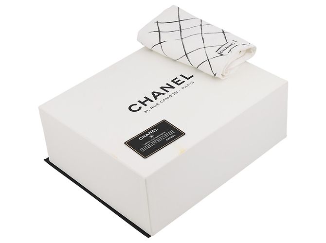 Borsa a tracolla con catena in pelle di vitello martellata nera Chanel Nero - vista 19