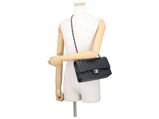 Borsa a tracolla con catena in pelle di vitello martellata nera Chanel Nero - vista 5