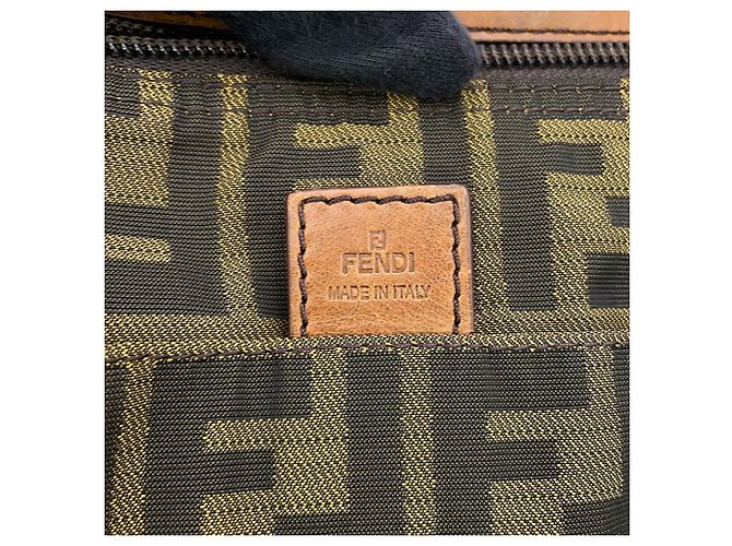 Zucca Borsa a tracolla Fendi in tela marrone - vista 12