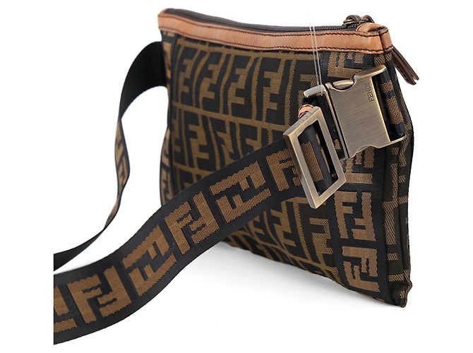 Zucca Borsa a tracolla Fendi in tela marrone - vista 3