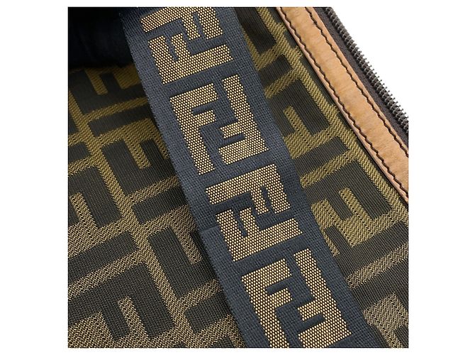 Zucca Borsa a tracolla Fendi in tela marrone - vista 9