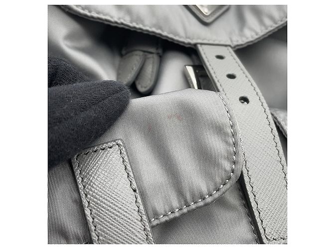 Piccola borsa Prada in nylon grigio e pelle Saffiano Marrone - vista 9