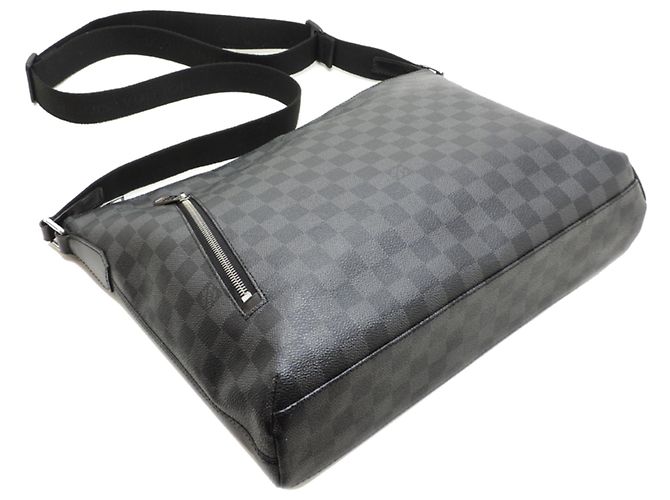 Borsa a tracolla Louis Vuitton Mick MM da uomo - Damier Graphite Black Nero - vista 3